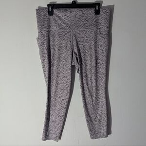 Athleta Salutation stash Pocket 7/8 II Leggings